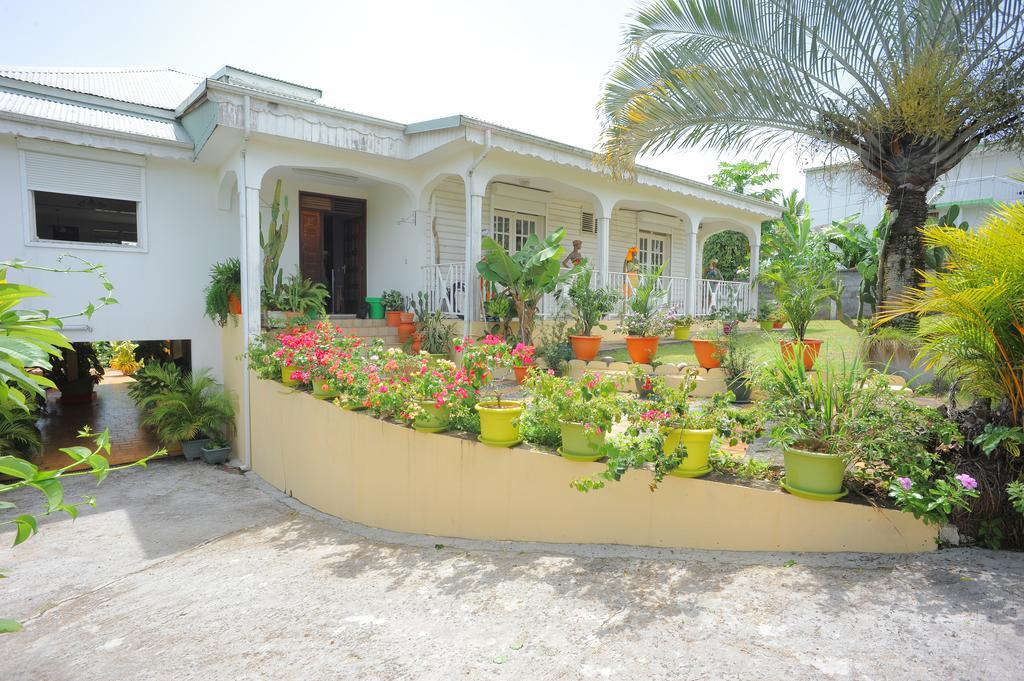 Au Domaine Des Bougainvilliers Villa Sainte-Rose Eksteriør billede